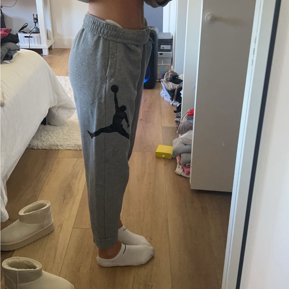 JORDAN SWEATS